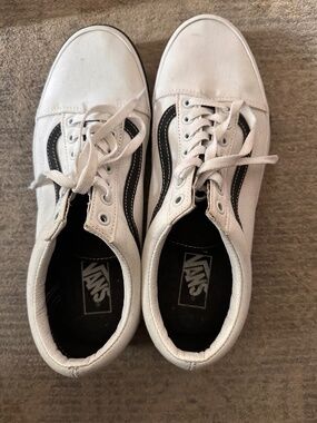 Black and white van low top